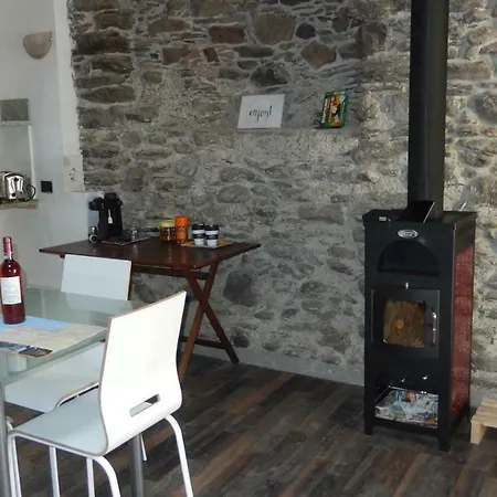 La Casa Del Ciodo Nyaraló *